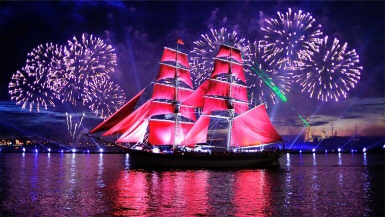 Photoreport: Festival maturanata Scarlet Sails -2019 održan je u Sankt Peterburgu
